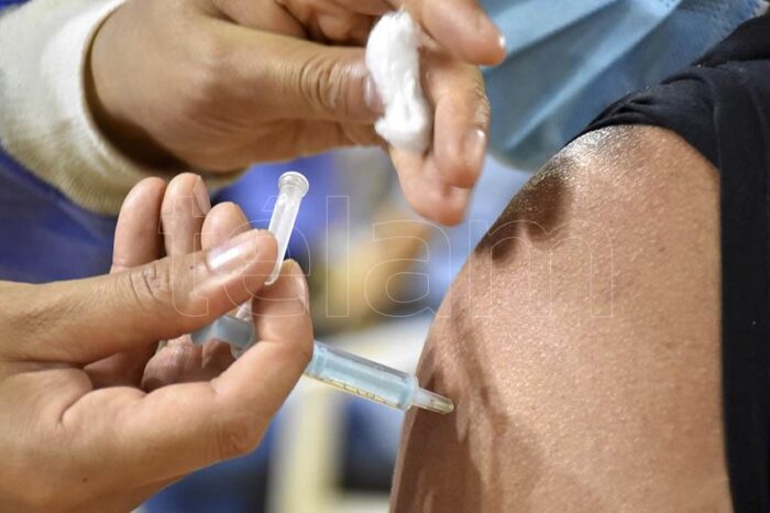 Los argumentos y motivos por los que se vacuna sin guantes