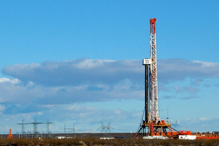 Hoy se celebra el Día Nacional del Petróleo