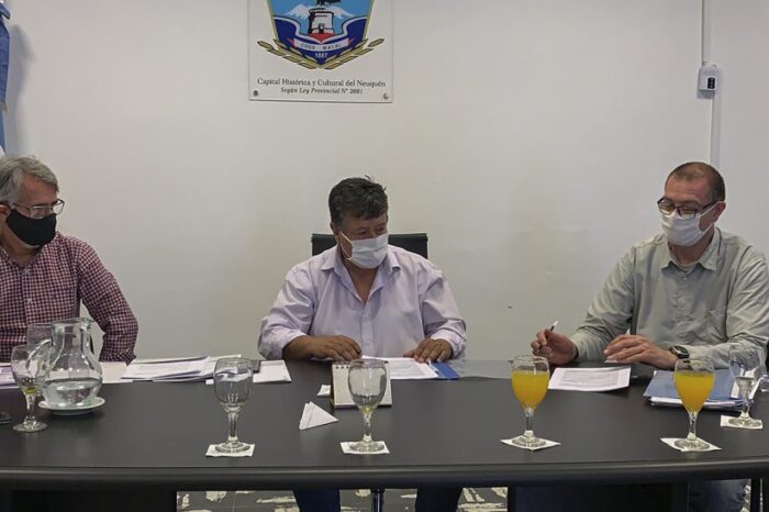 El EPEN firmó un convenio para alumbrado público en Chos Malal