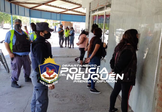 Cuatro mecharas fueron  descubiertas robando mercadería y fueron demoradas por la policía