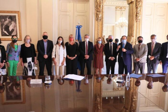 El Presidente recibió el informe del Consejo Consultivo para la reforma del sistema judicial