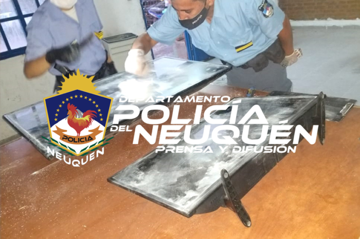 Personal Policial secuestra un automóvil transportando elementos malhabidos