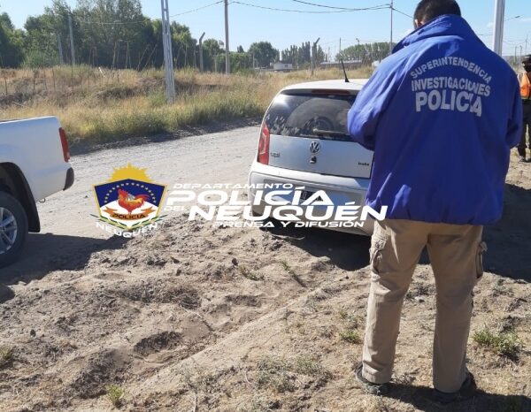 Personal Policial recuperó un automóvil que había sido sustraído