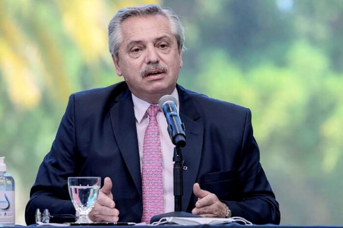 Fernández dijo que aceptaría "encantado" conducir el PJ si se pone al partido "en marcha"