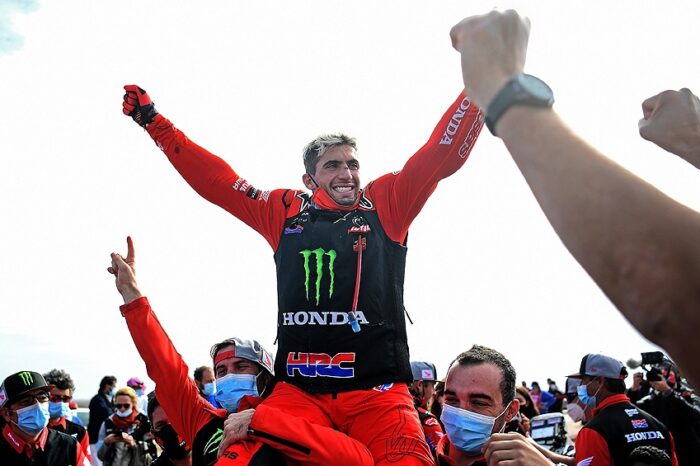 Kevin Benavides, en motos, y Manuel Andújar, en cuatriciclos, campeones en el Rally Dakar