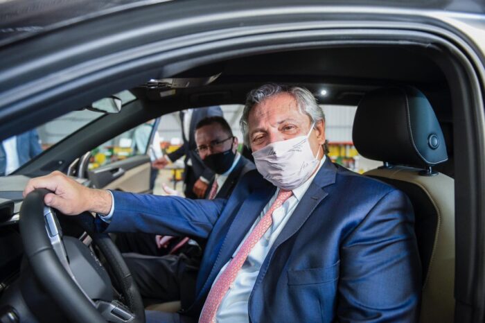 Baradero: El Presidente visitó una autopartista nacional que fabricará piezas para el nuevo modelo Volkswagen Taos