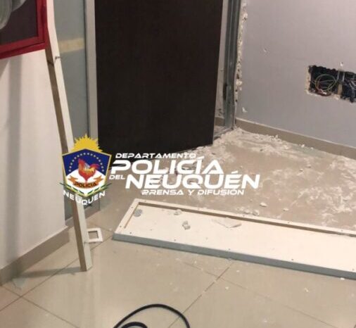 Demoran a un joven tras realizar un boquete para robar en un edificio