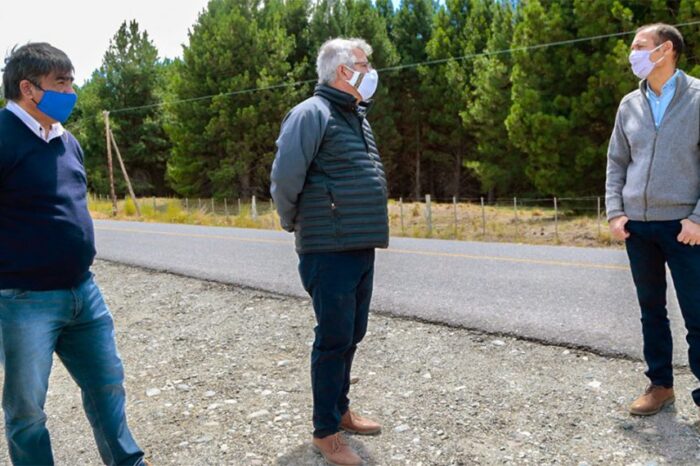Gutiérrez supervisó obras de electrificación rural y tareas viales en la ruta 23