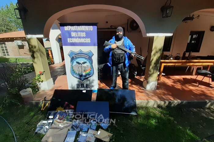 Cuatro demorados, dinero en efectivo y elementos secuestrados en allanamientos por estafa