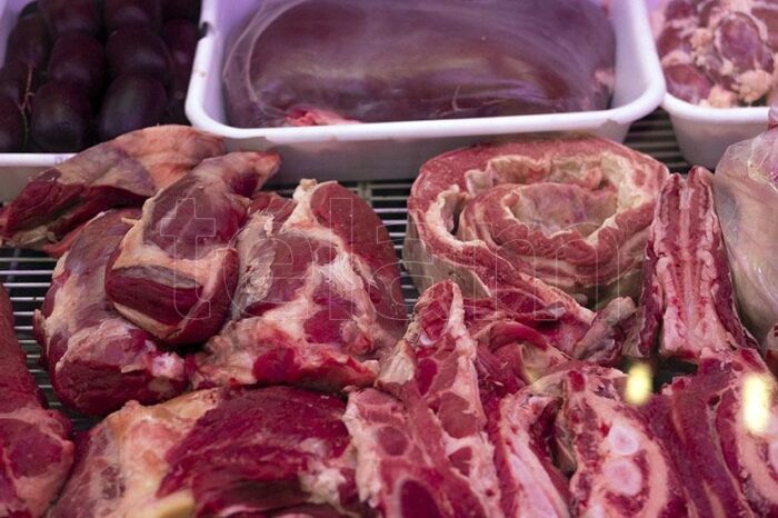 Comenzó la oferta de cortes a precios rebajados y se extendería a frutas y verduras