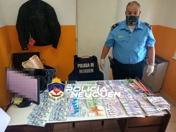 Las Coloradas: Requisan un vehículo, y secuestran gran cantidad de dinero en efectivo