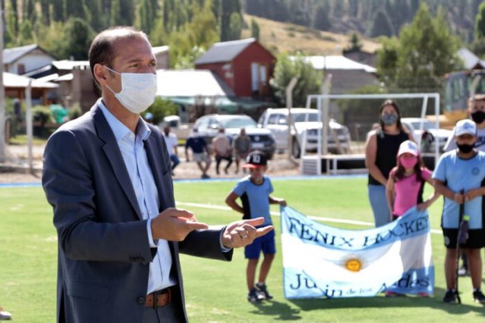 Junín de los Andes ya tiene cancha de hockey de césped sintético