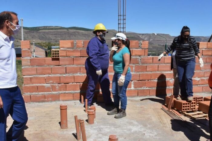 Gutiérrez anunció la construcción del nuevo CDI de Aluminé