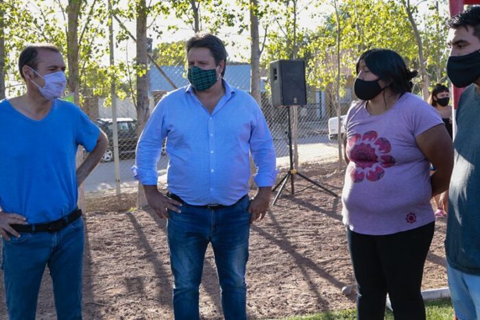 El barrio Hibepa ya cuenta con su cancha de césped sintético