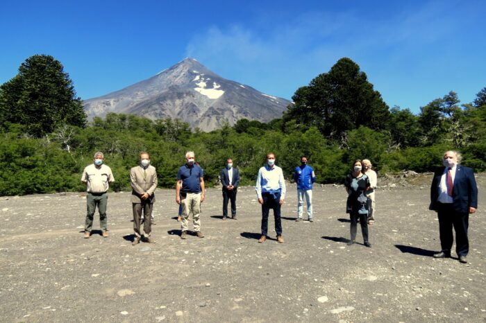 Se inauguró el sistema de monitoreo del Volcán Lanín