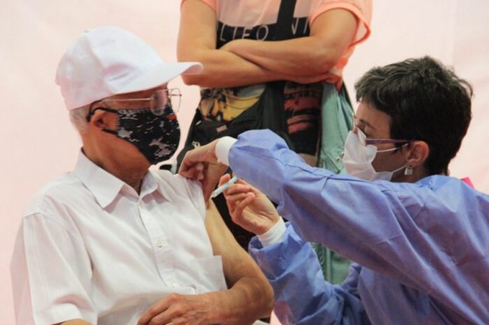 Se vacunaron 1.376 personas en la primera jornada de vacunación COVID-19 de esta semana