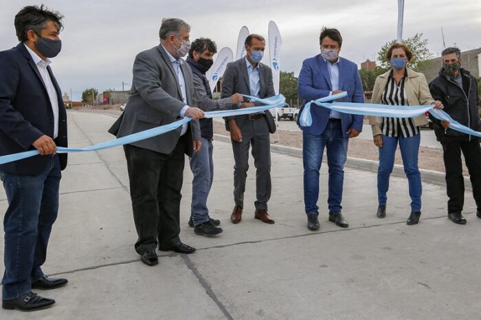 Gutiérrez y Gaido inauguraron diez cuadras de asfalto en el Oeste