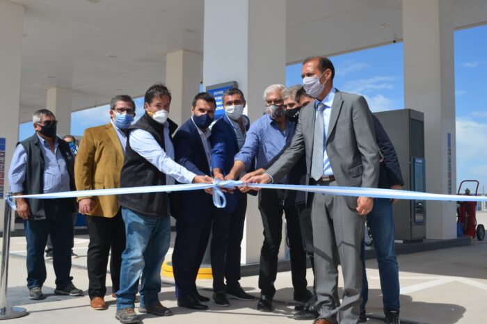 Martínez: “Trabajamos con todos los sectores para construir una ley que impulse el desarrollo de la industria hidrocarburífera”