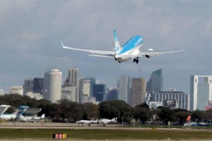 Aerolíneas Argentinas retoma rutas intertramos y el Corredor Petrolero