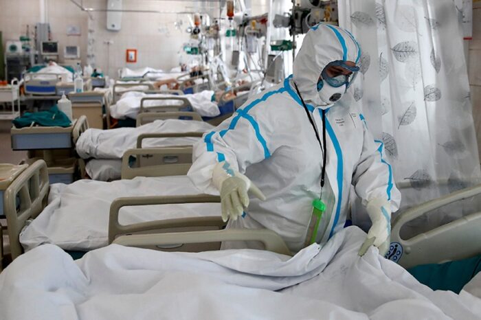Dos médicos fallecieron por Covid-19 sin ser vacunados: una de ellos no se quiso inmunizar