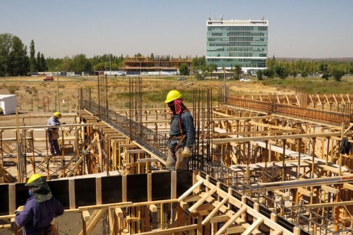 Avanza a buen ritmo la construcción del Centro de Exposiciones y Convenciones de Neuquén