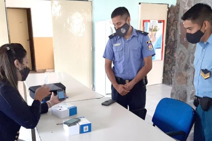 Entregaron un botón antipánico en Piedra del Águila y en la provincia suman 292 en funcionamiento