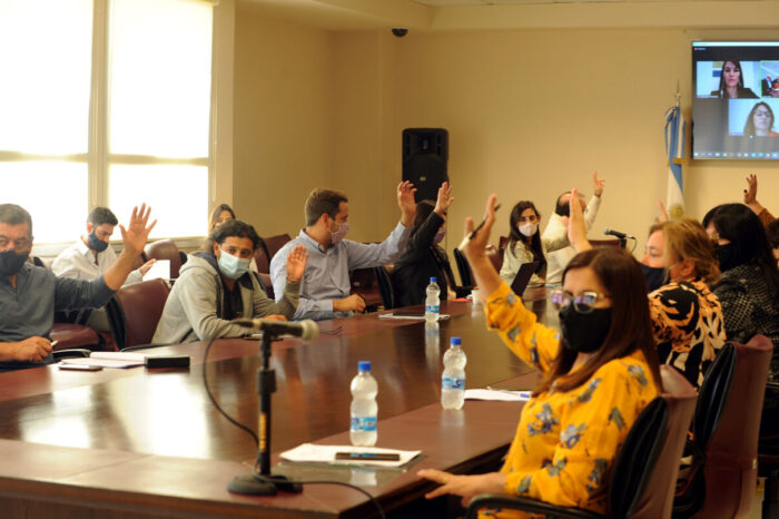 Legisladores reciben a referentes de SIPROSAPUNE y SEN por la iniciativa que crea la carrera profesional sanitaria