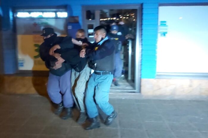 Rápido accionar policial demora a un joven en el interior de una farmacia con intención de suicidarse