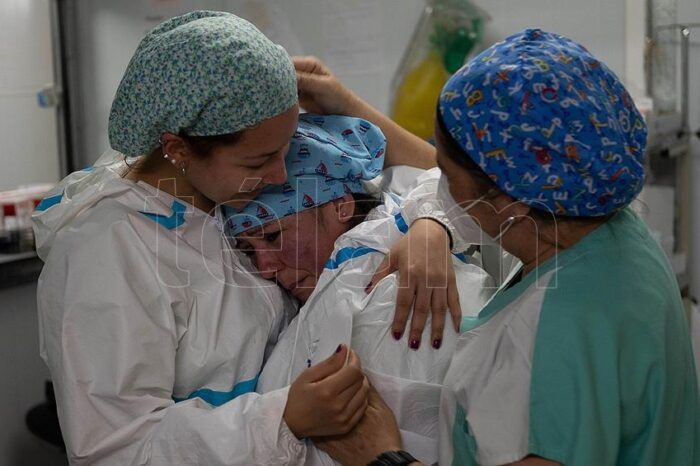Murieron 348 personas y 23.718 fueron diagnosticadas con coronavirus en el país