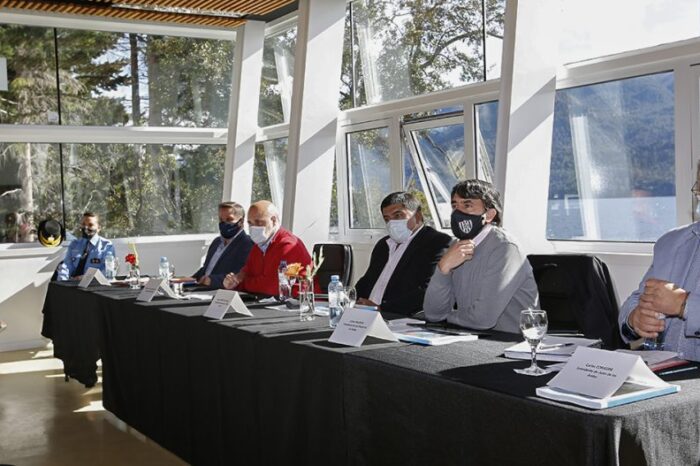 El Gabinete provincial se reunió con intendentes en Villa Traful