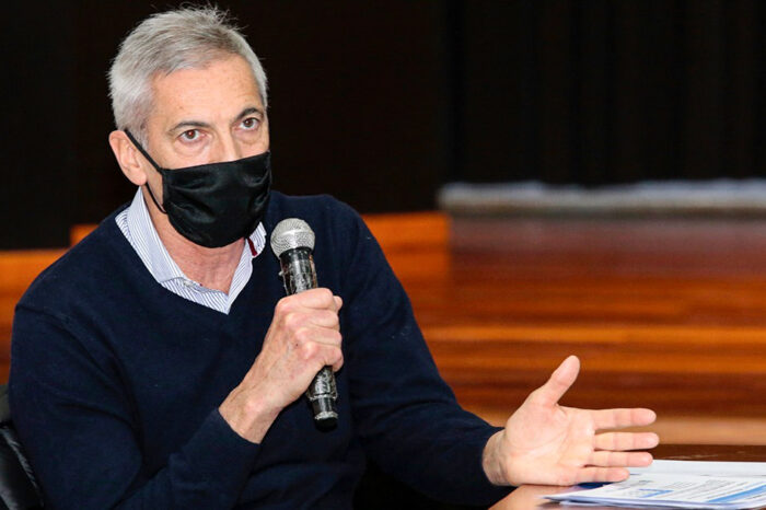 Pons destacó la propuesta ofrecida a ATE: el aumento es todo al básico y alcanza a jubilados