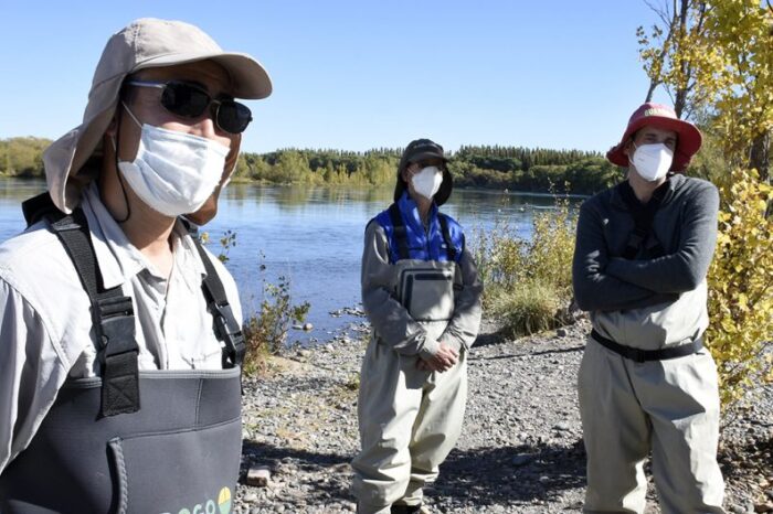 Continúa el relevamiento del ecosistema acuático del río Limay inferior