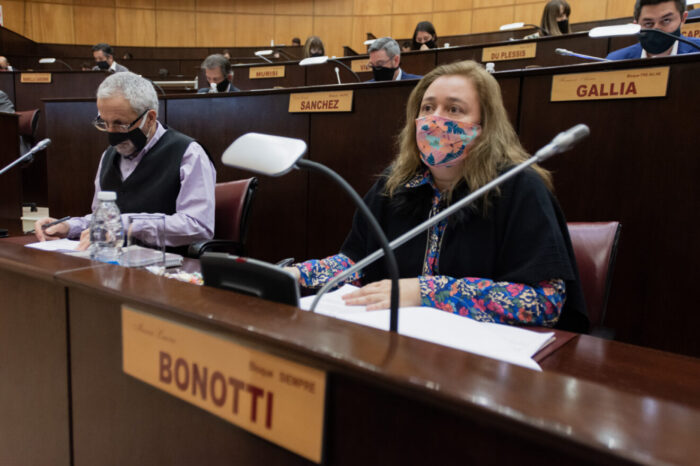 Consultan por cantidad de camas, respiradores y terapistas en la provincia