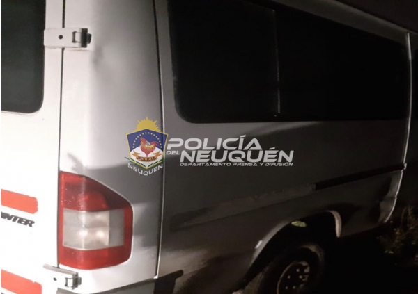 Personal Policial recuperan y entregan una camioneta robada a su propietario