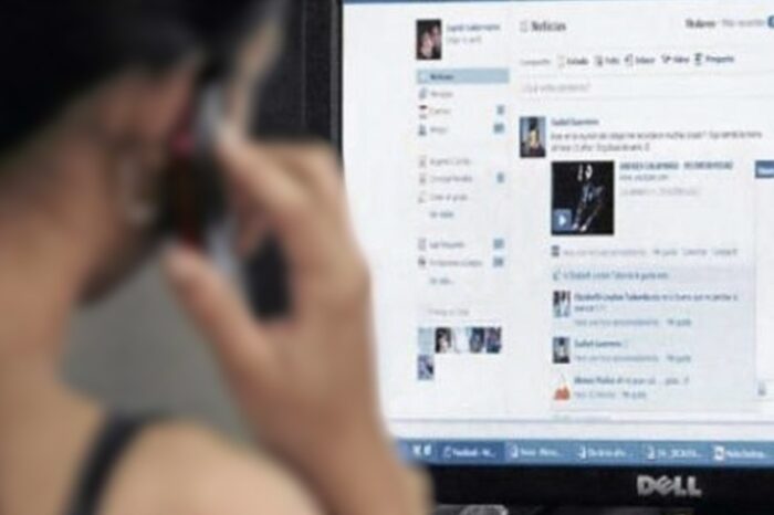 Facebook no vetará más las teorías que dicen que el Covid 19 fue creado en un laboratorio