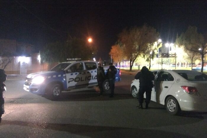 Demoran a sujeto, transgrediendo el Art. 205, portando un arma blanca y estupefacientes entre sus ropas