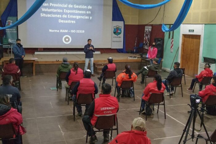 Capacitación en Gestión de Voluntarios Espontáneos y Riesgo Volcánico