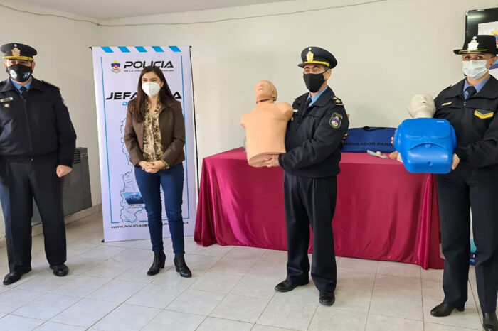 Donan equipamiento a la Escuela de Especialidades de la Policía del Neuquén