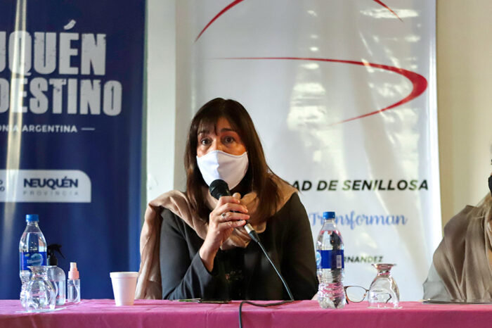 Focarazzo entregó el Plan de Desarrollo Turístico Recreativo de Senillosa