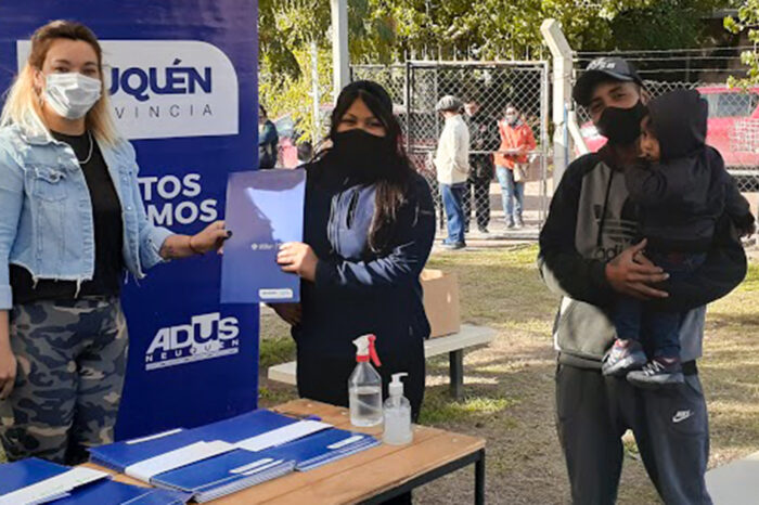 Entregan tenencias a 80 familias de Cuenca XVI