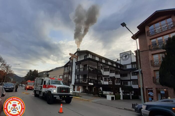 San Martín de los Andes: Se incendió una chimenea en un hotel Céntrico