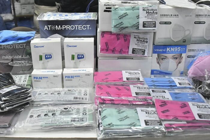 Desbarataron una banda que fabricaba y vendía imitaciones ilegales del barbijo del Conicet