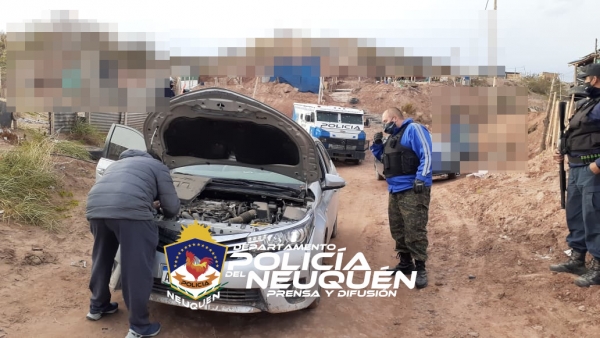 Policía logró secuestrar un automóvil y varios elementos en un allanamiento por robo
