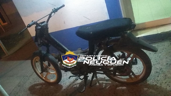 Quedó demorado, circulaba infringiendo el Art. 205 de CP con una motocicleta sin documentación y se la secuestraron