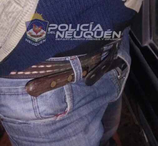 Personal de la Cría. 16° realizó secuestro de automóviles, estupefacientes y un arma blanca.