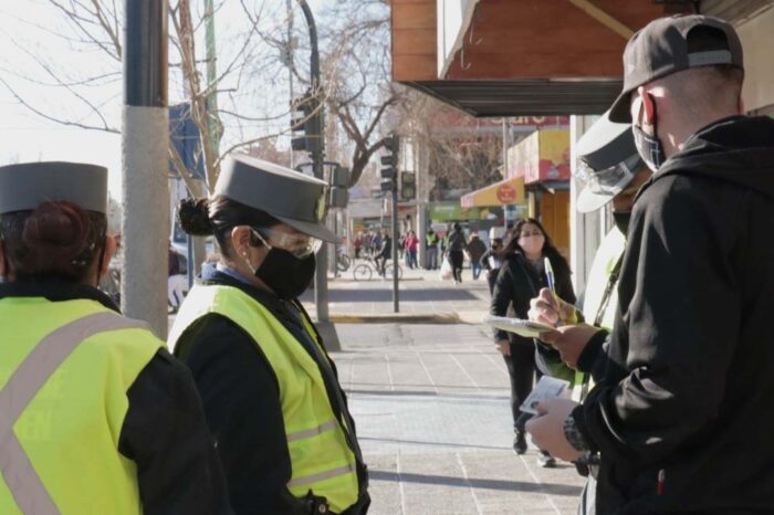 Más de 60 multas por no usar barbijo