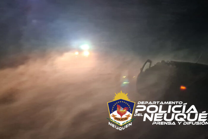 Personal Policial de la Cría. N° 47, rescataron a una familia que se encontraba varada por el temporal