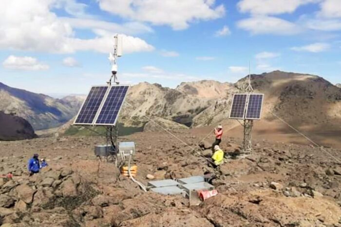 Se realizaron tareas correctivas en la red de monitoreo del volcán Lanín