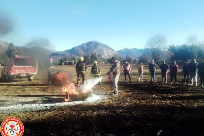 Capacitación en prevención de incendios y uso de extintores a comunidad mapuche Curruhuinca