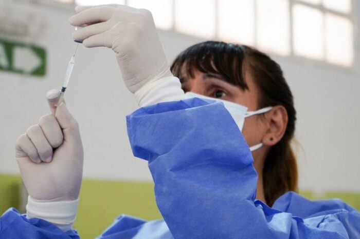 Arribaron a Neuquén 18.900 vacunas de AstraZeneca a la provincia